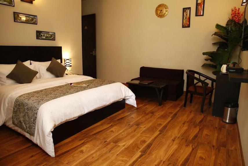 Anandan Citrine Hotel Vrindāvan Exterior foto
